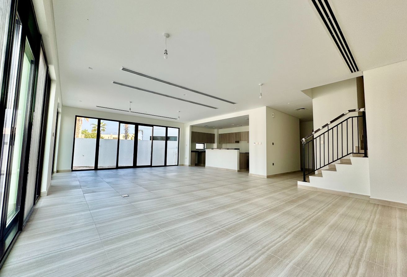 6 bed villa in Greenwoods, photo 2