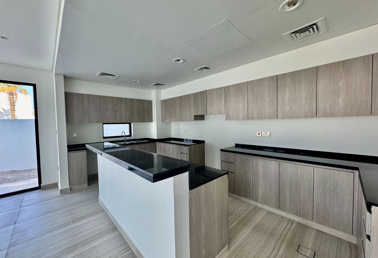 6 bed villa in Greenwoods, photo 3