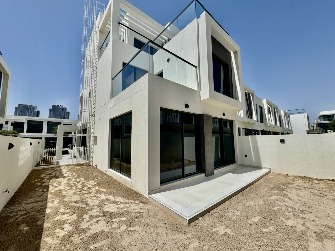 5 bed townhouse in Trump Estates
