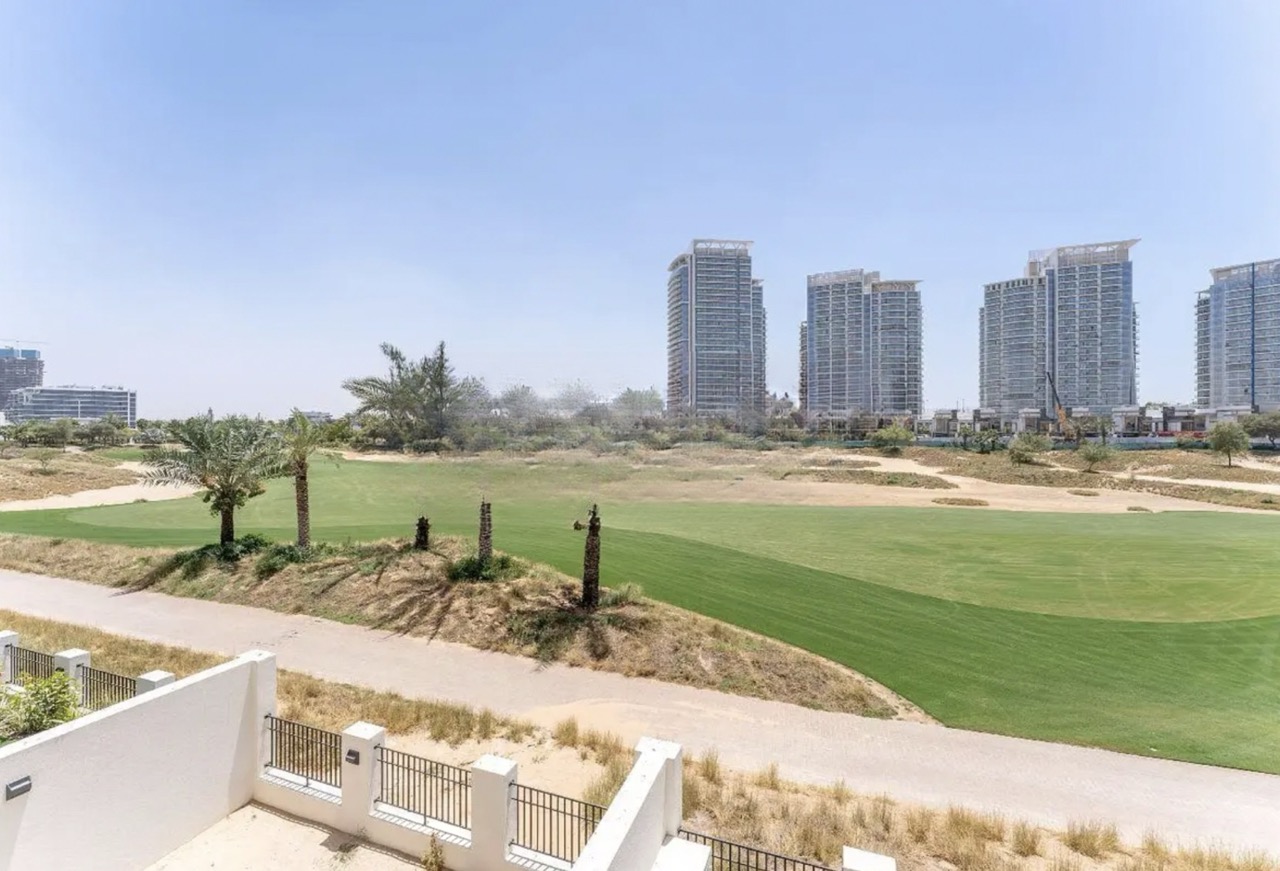 4 bed townhouse in Trump Estates