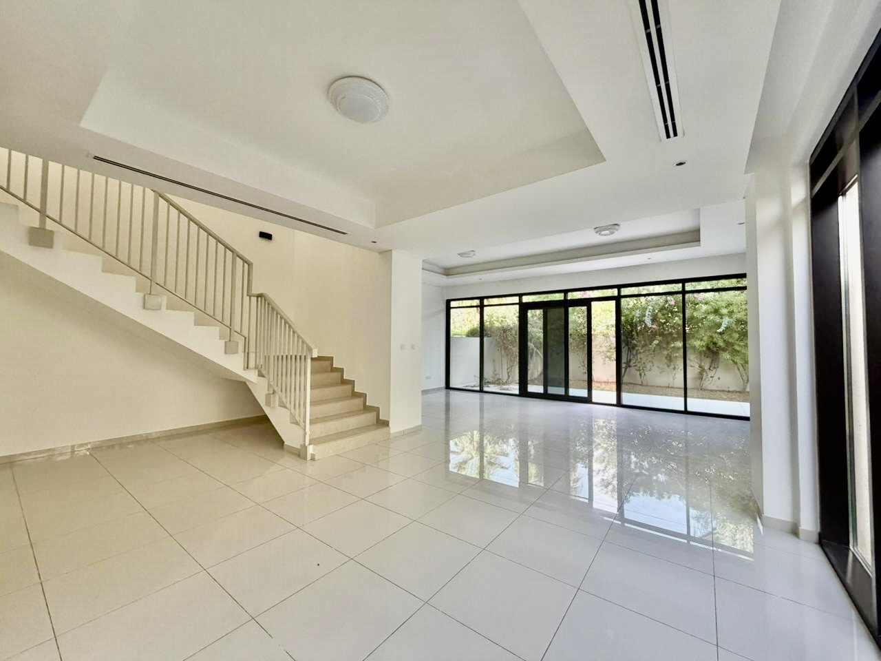 3 bed townhouse in The Park Villas, photo 2