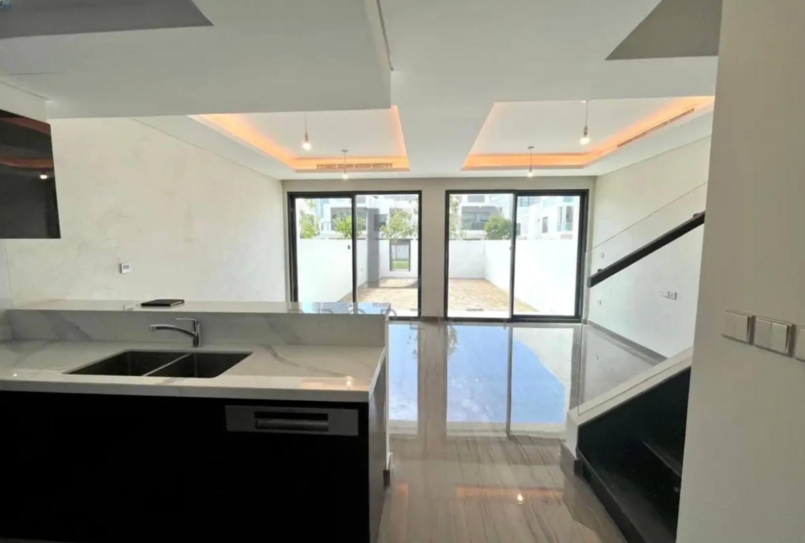 4 bed townhouse in Trump Estates, photo 2