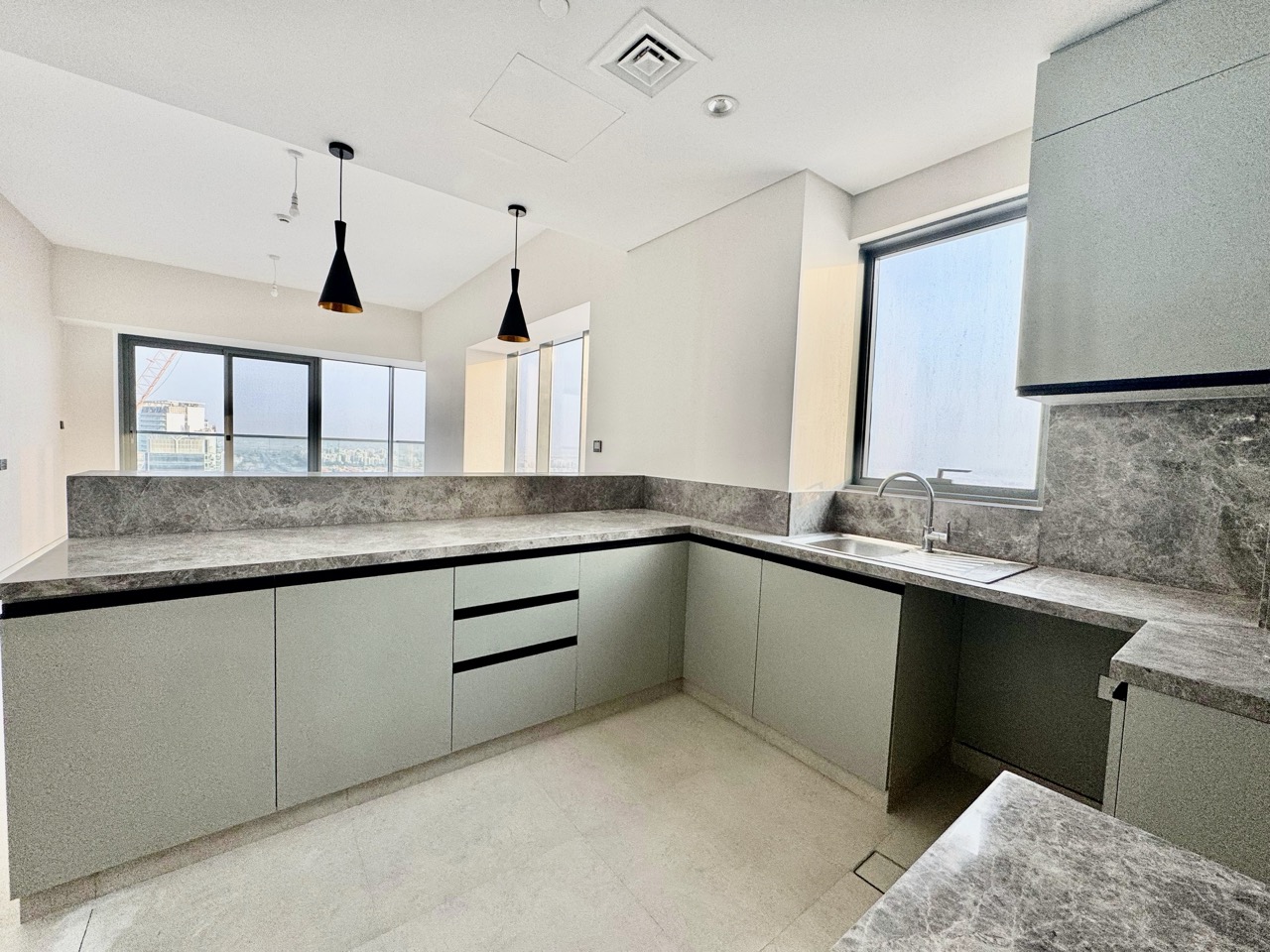 2 bed apartment in Golf Gate, photo 2