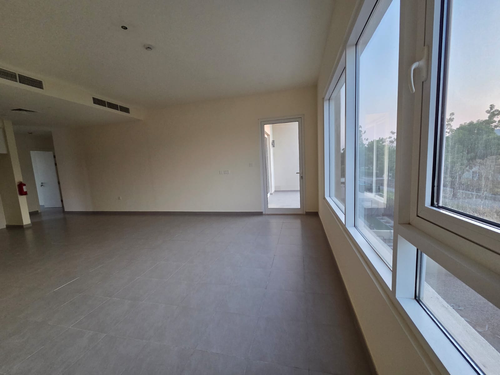 1 bed apartment in Emaar South, photo 3