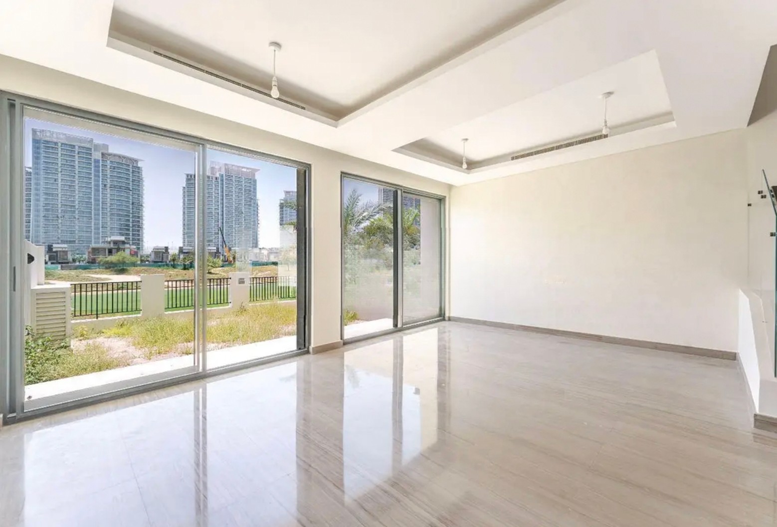 4 bed townhouse in Trump Estates