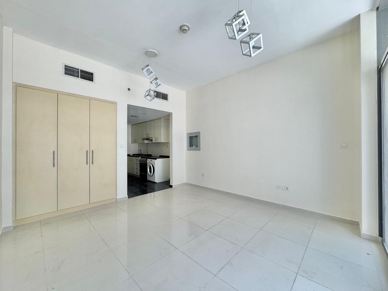 Studio apartment in Golf Town