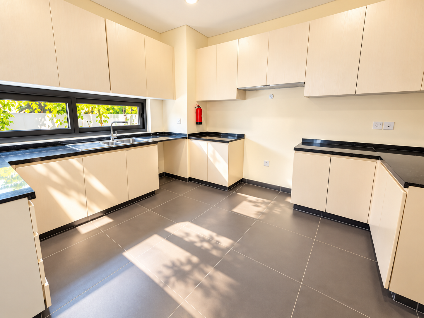 3 bed townhouse in The Park Villas, photo 3