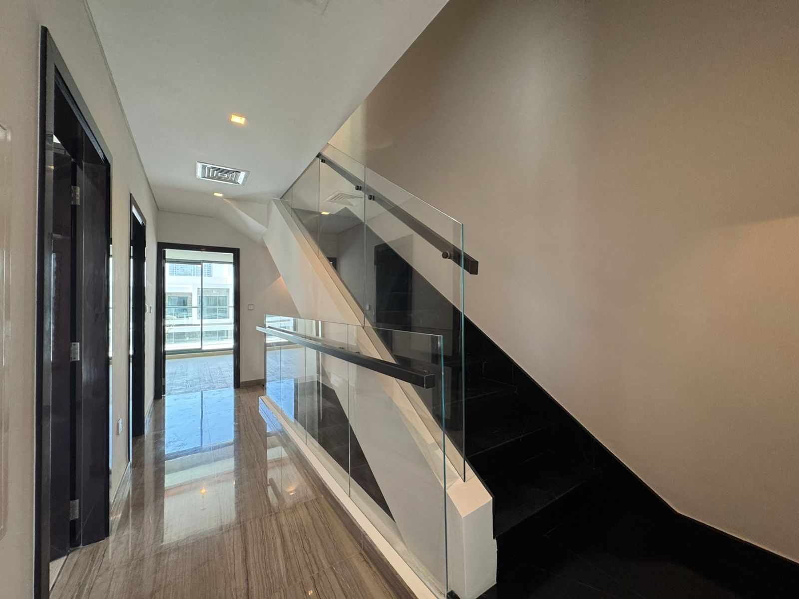 5 bed townhouse in Trump Estates, photo 3