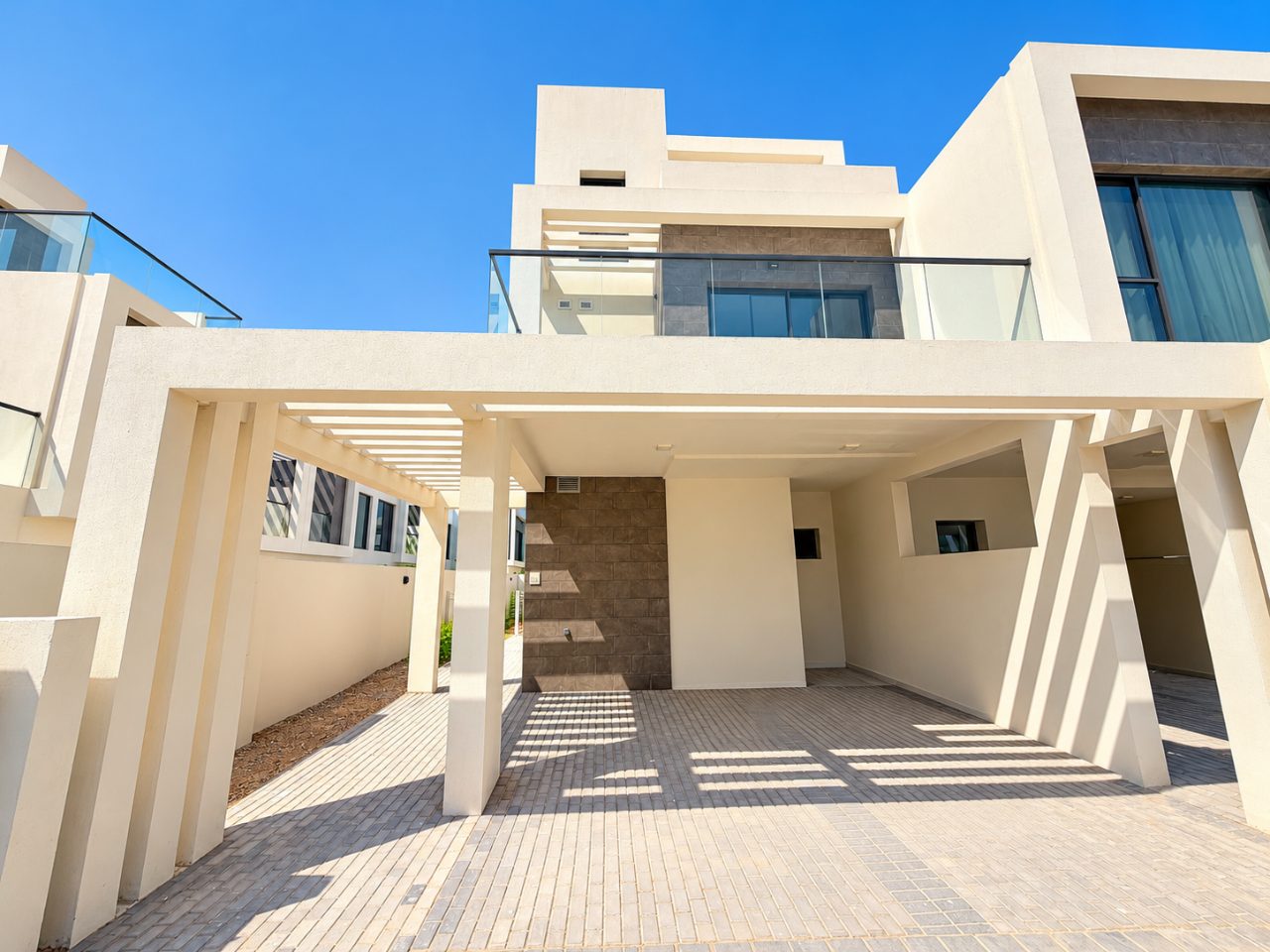 5 bed townhouse in Trump Estates, photo 1